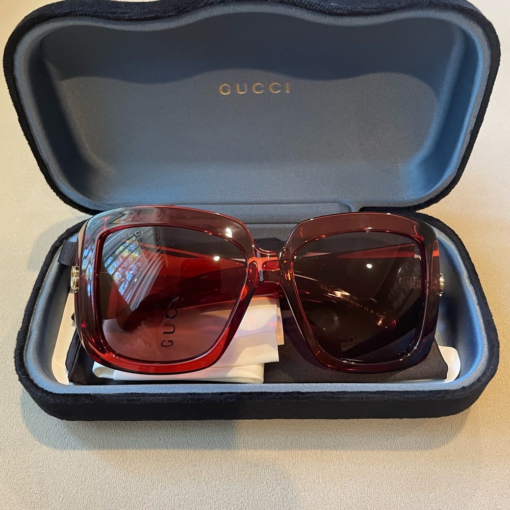 Gucci Red Sunglasses Square Frame
❌❌❌SOLD❌❌❌